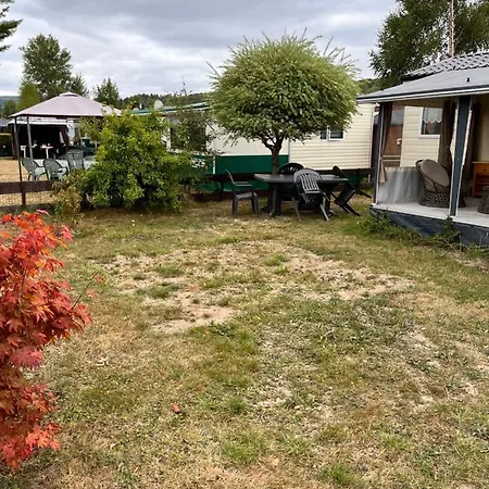 Le Pere Andre אתר קמפינג *