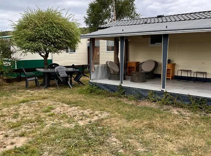 Le Pere Andre הוטון